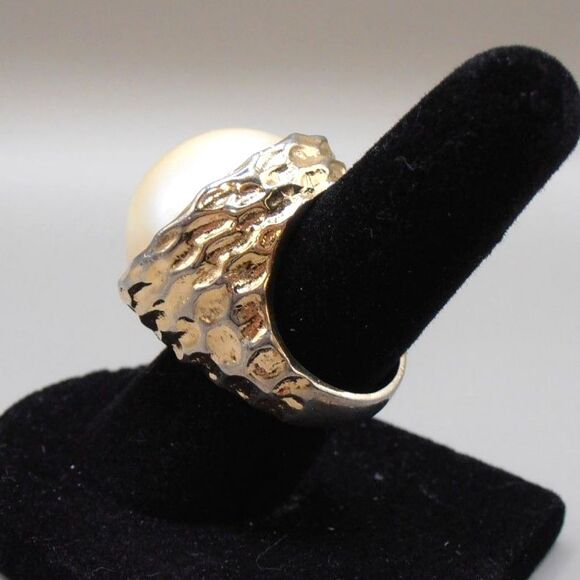 VTG 18K G.E. Faux Pearl Ring Size 5 Gold Electroplate Statement - Picture 3 of 5
